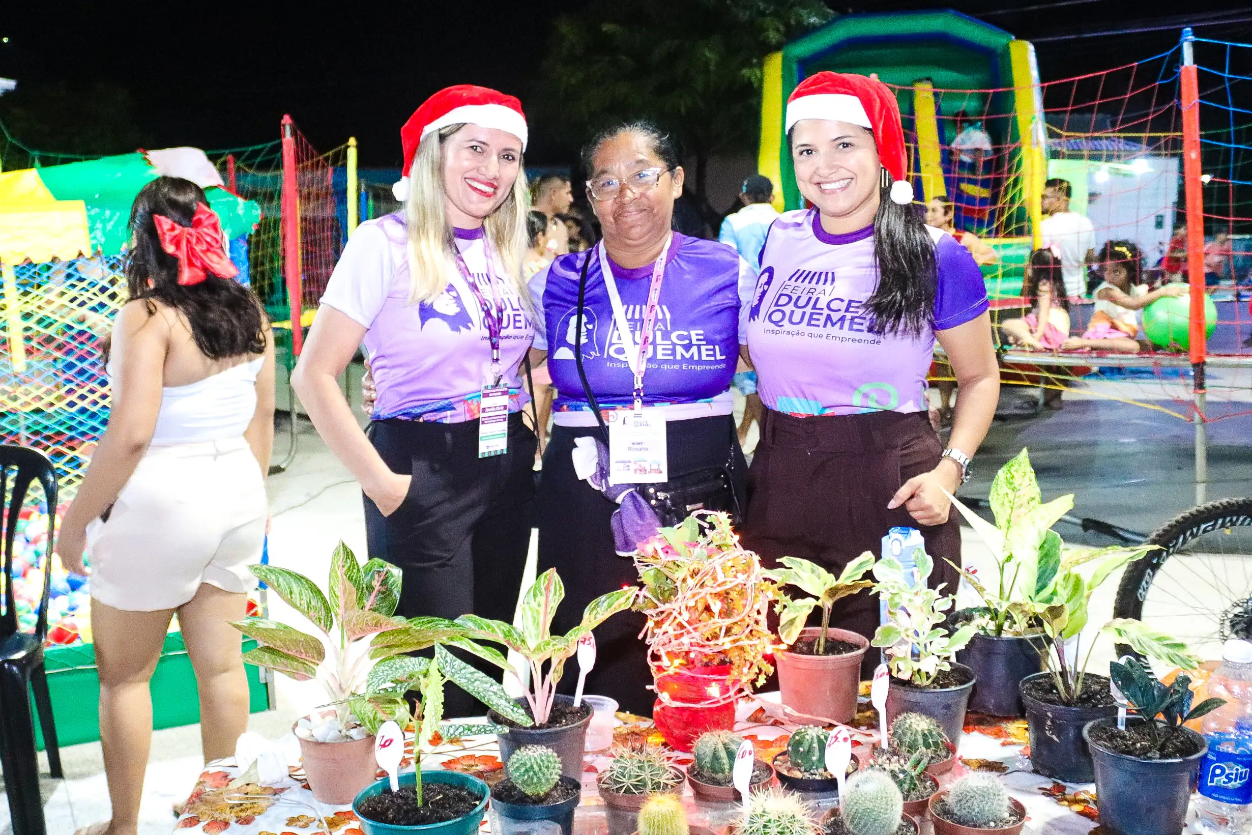 Galeria de imagens - Foto 2 da notícia: Feira Dulce Quemel Especial de Natal encanta Carutapera com noite de luz e união