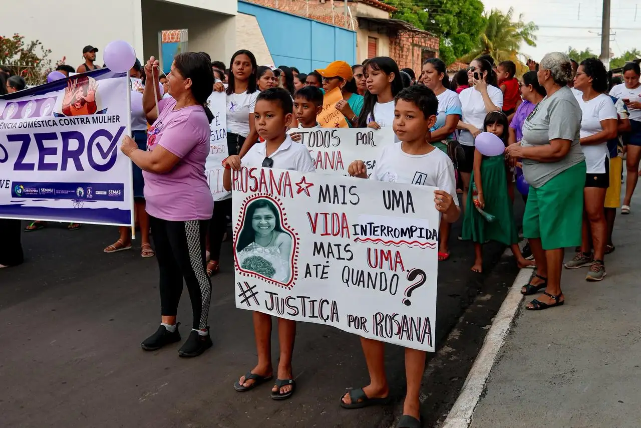 Foto 3 – Prefeitura de Carutapera mobiliza comunidade em caminhada contra o feminicídio
