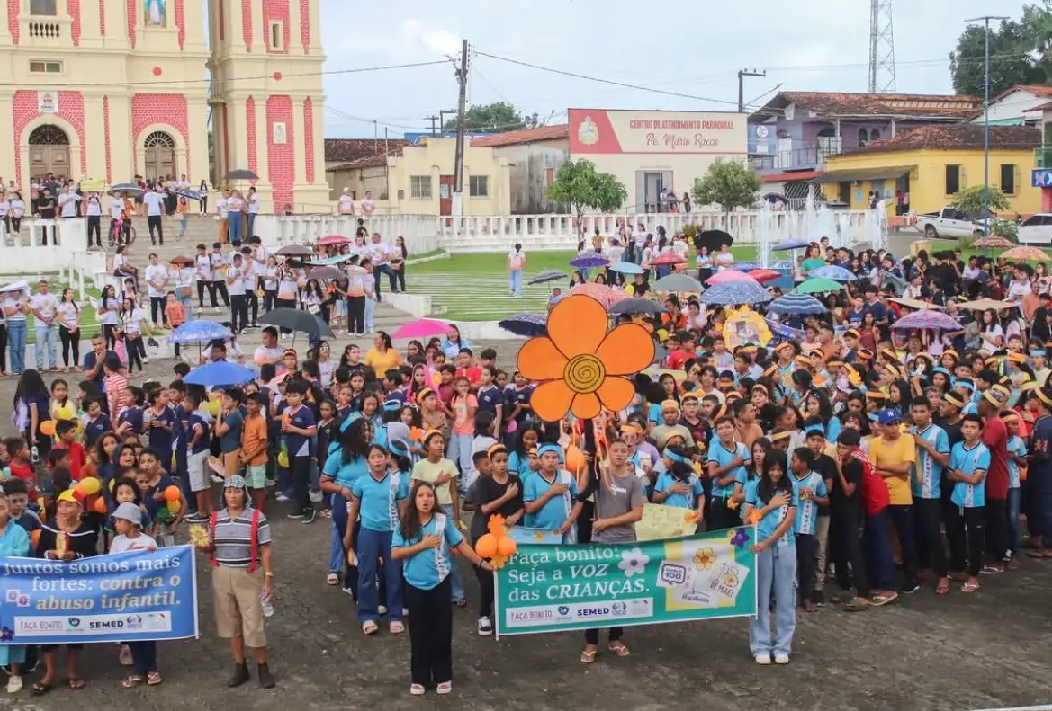 Foto 1 – Prefeitura de Carutapera realiza caminhada do 18 de Maio com estudantes em defesa da proteção de crianças e adolescentes